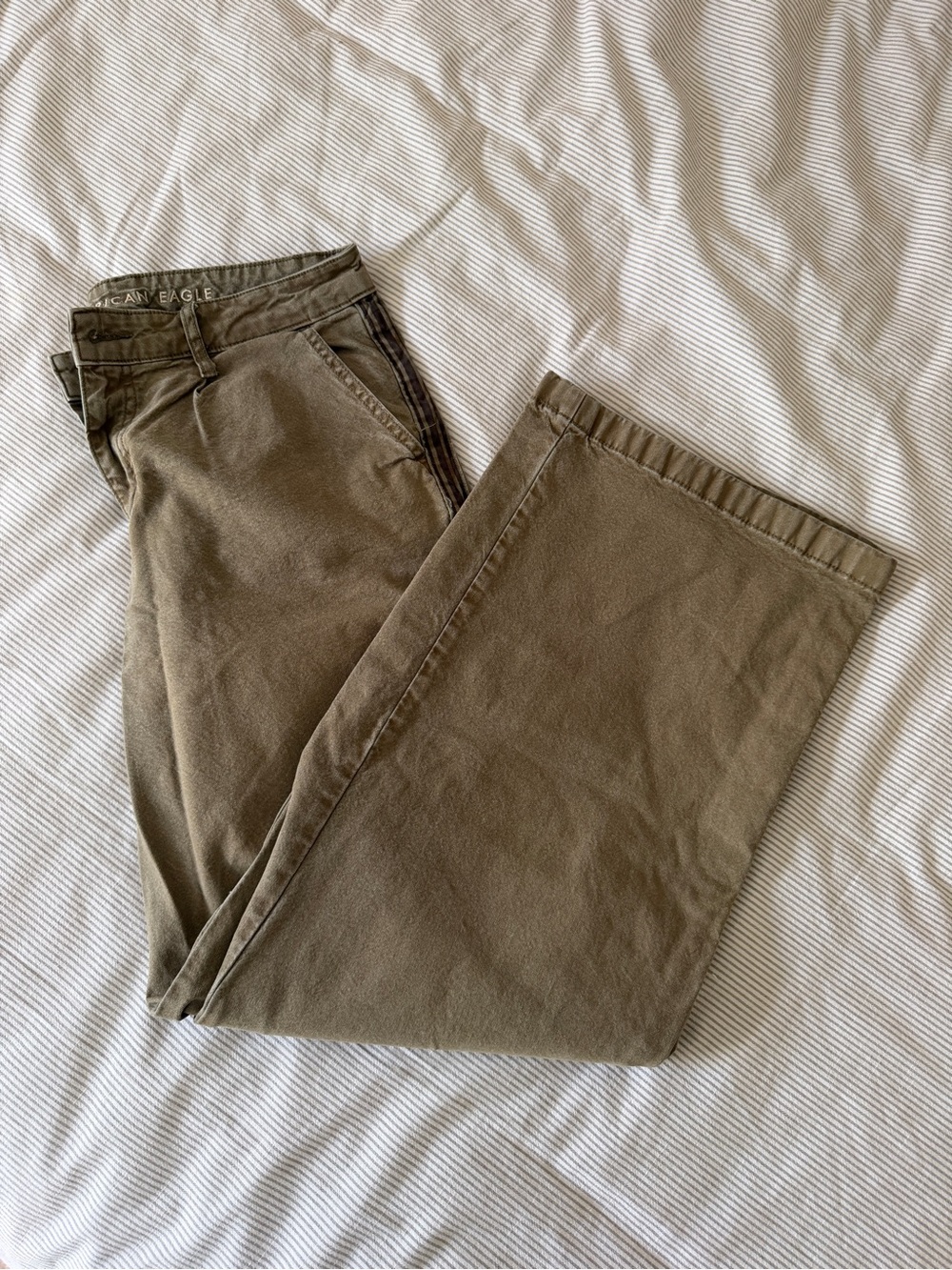 American Eagle Outfitters Olive-Toned Women's Chino Pants Size 8